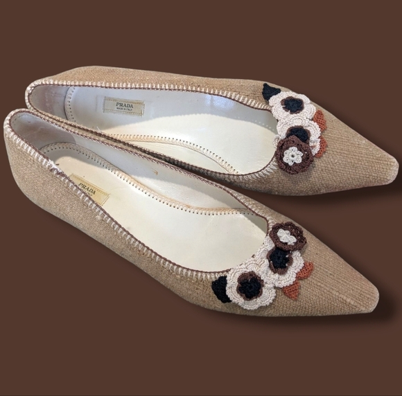 Prada Beige Tan Crochet Floral Embellished Raffia Pointed Toe Flats Size 7.5 - Picture 1 of 12